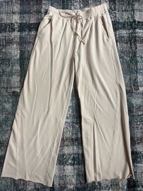 Women’s Abercrombie & Fitch Cream Wide-Leg Pants- Medium